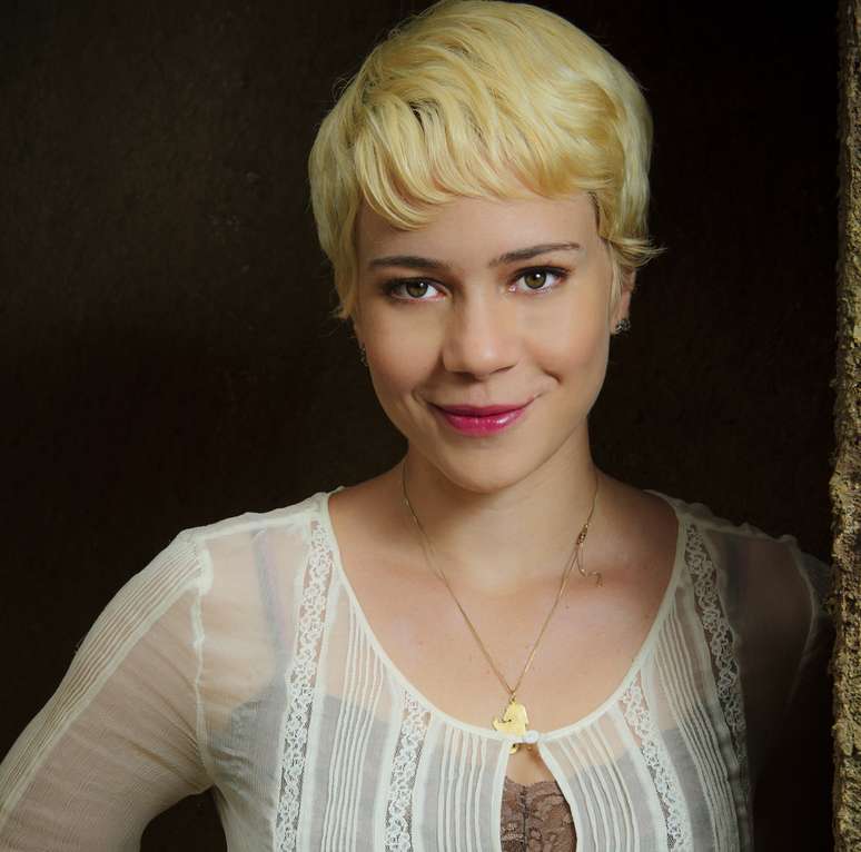 Leandra leal j&aacute; deixou os fios cresceram novamente, mas o seu cabelo curtinho e platinado ser&aacute; sempre inspira&ccedil;&atilde;o. O corte e a cor trazem um ar moderno, apesar do loiro clar&iacute;ssimo exigir cuidados espec&iacute;ficos 