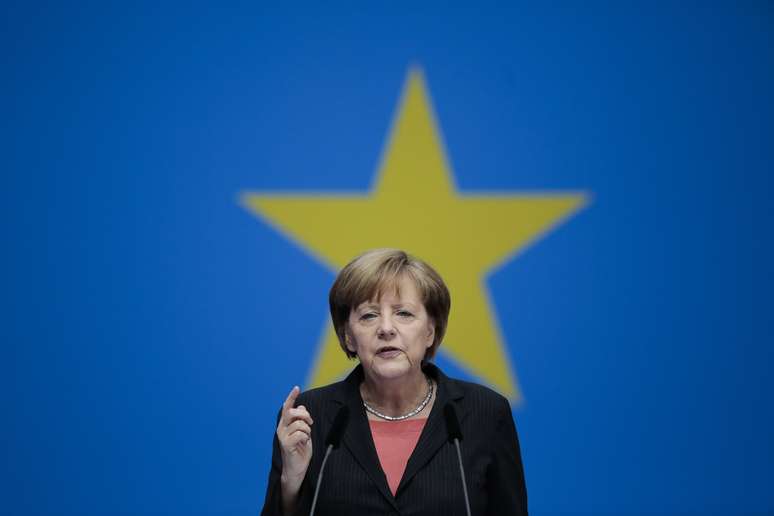 <p>Angela Merkel ameaçou a Rússia com sanções econômicas, se Moscou violar novamente a integridade da Ucrânia</p>