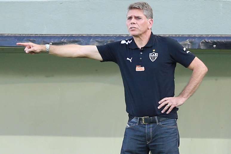 <p>Cruzeiro e Atlético-MG ficaram no 0 a 0 no jogo de volta da final do Mineiro, resultado que deu a taça ao time azul e branco</p>