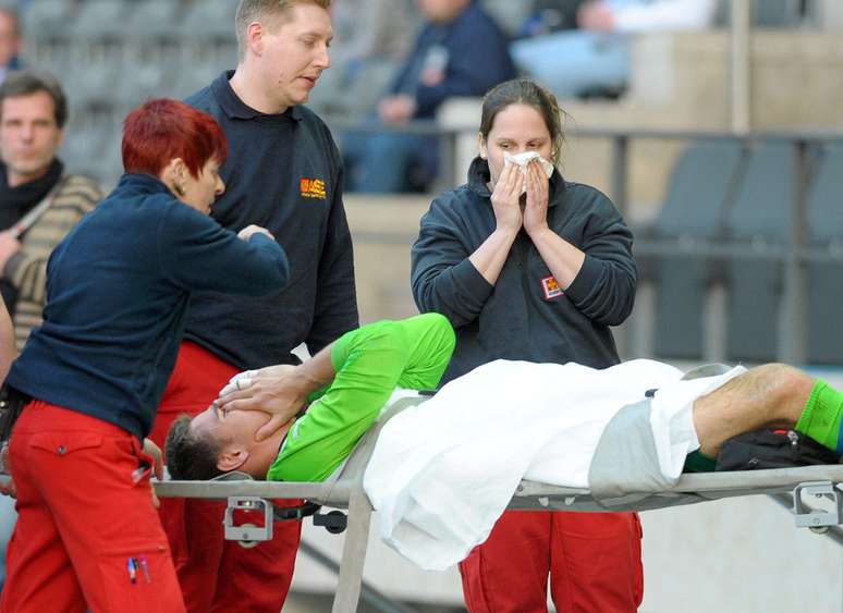 Koen Casteels, goleiro da Bélgica, quebrou a perna em jogo do Hoffenheim e está fora da Copa