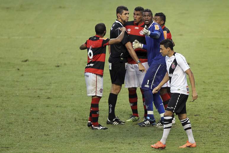 Marcelo de Lima Henrique vai apitar final do Carioca