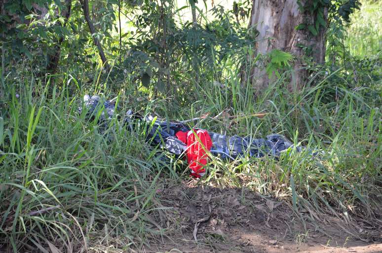 <p>Corpo de mulher foi encontrado dentro de sacos de lixo na zona sul de Vitória da Conquista</p>