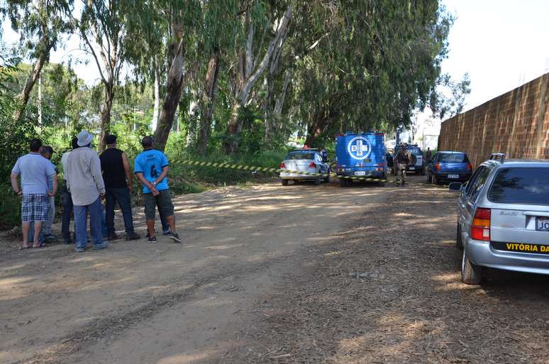 <p>Departamento de Polícia Técnica realizou a perícia do corpo ainda sem identificação </p>