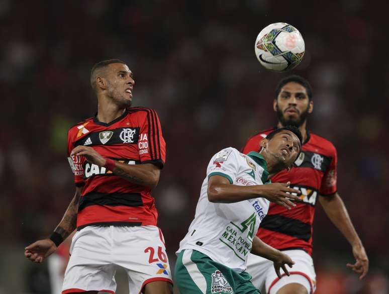<p>Flamengo perdeu no Maracanã lotado e foi eliminado pelo León</p>