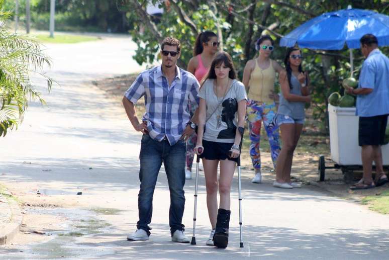 Agatha Moreira, Sacha Bali, Paulo José e Tânia Toko gravaram cenas da novela 'Em Família' na Lagoa Rodrigo de Freitas, no Rio de Janeiro