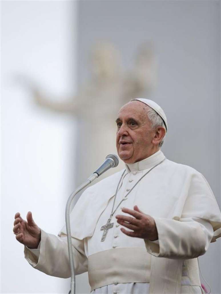 <p>Papa Francisco celebrará missa de canonização junto com Bento XVI</p>