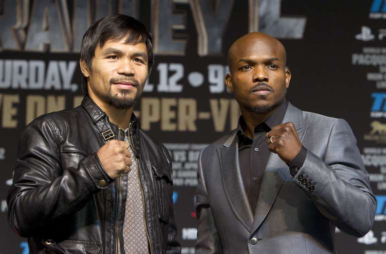 <p>Bradley (à direita) entrou em depressão após vitória polêmica sobre Pacquiao em 2012</p>