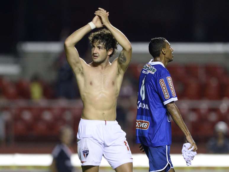 Alexandre Pato viveu uma noite especial na quarta-feira: em sua estreia no Morumbi, agradou a torcida com seu primeiro gol pelo São Paulo e ajudou na classificação à segunda fase da Copa do Brasil, com vitória por 3 a 0 sobre o CSA; veja detalhes