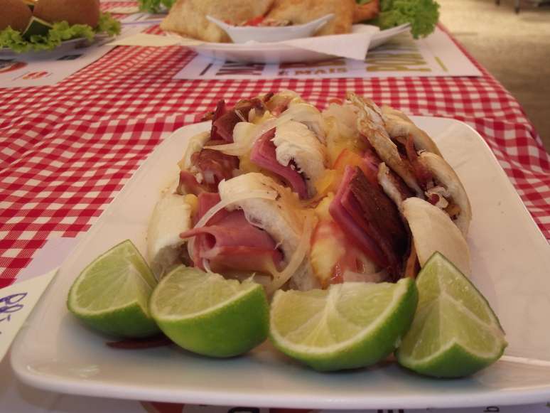 <p>X-Mis&eacute;ria, do Bar Preste Aten&ccedil;&atilde;o</p>