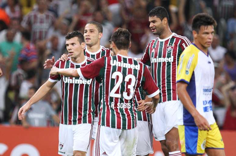 O Fluminense evitou vexame contra o Horizonte, pela Copa do Brasil, ao se classificar para a segunda fase da competição. Depois de perder por 3 a 1 no jogo de ida, reverteu a desvantagem ao fazer 5 a 0