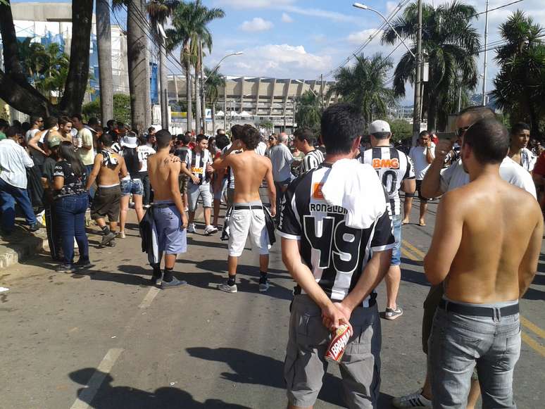 Torcedores do Atlético-MG chegam ao Mineirão