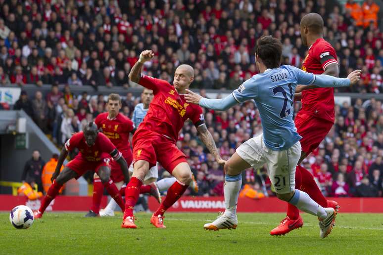 David Silva chegou a empatar duelo para City, mas não evitou derrota