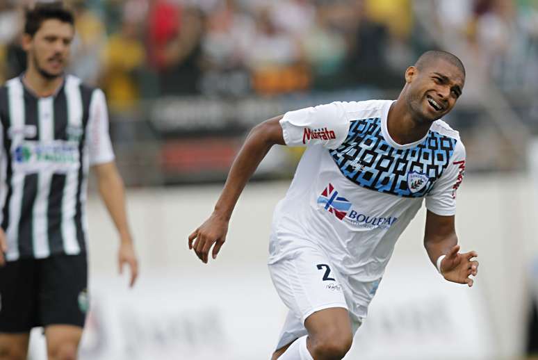 Maicon coemomora gols do Londrina