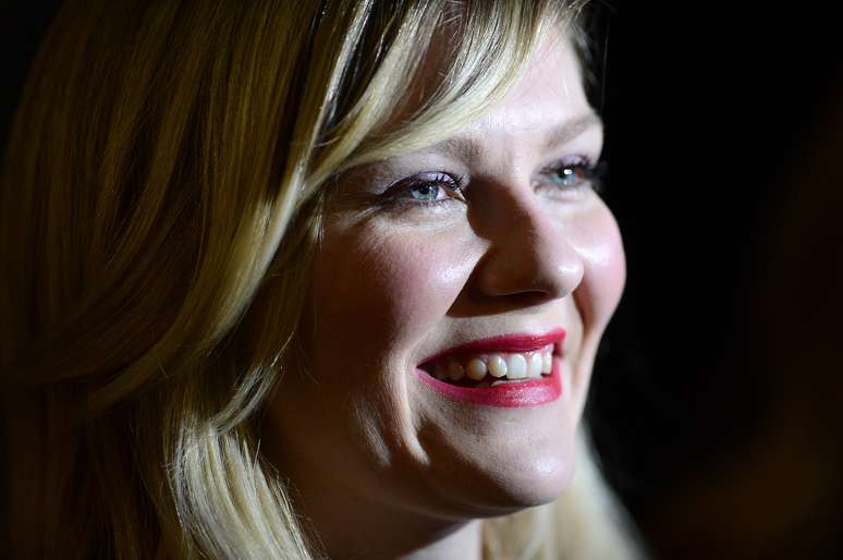 No quesito sorriso, Kirsten Dunst tem algumas imperfeições. Dentes pontudinhos e gengiva aparente demais. Mas isso não atrapalha a atriz na hora de arrancar suspiros dos homens.