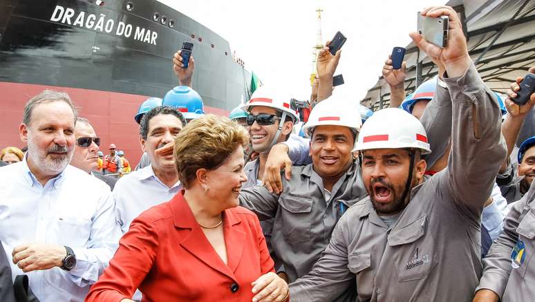Presidente Dilma Rousseff participa de cerimônia alusiva à viagem inaugural do navio Dragão do Mar