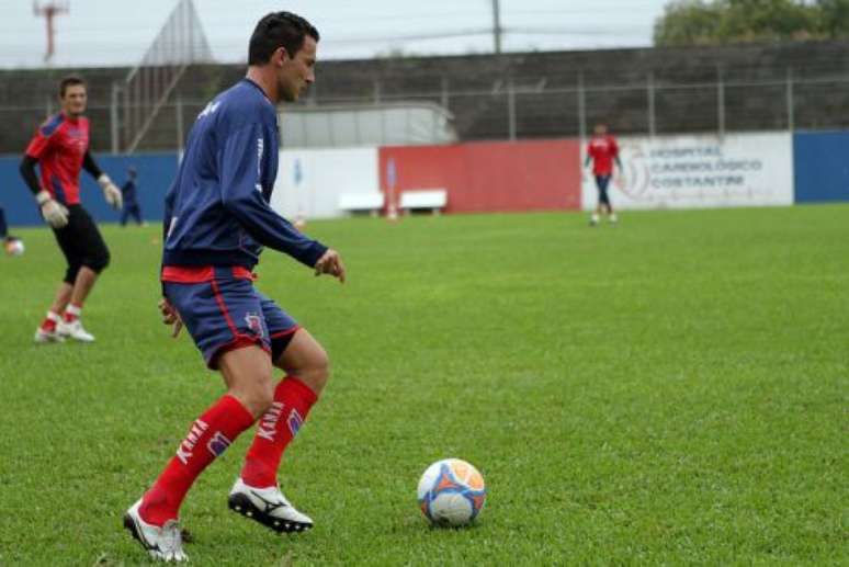 Gustavo, 32 anos, foi destaque no último ano de glória do Paraná
