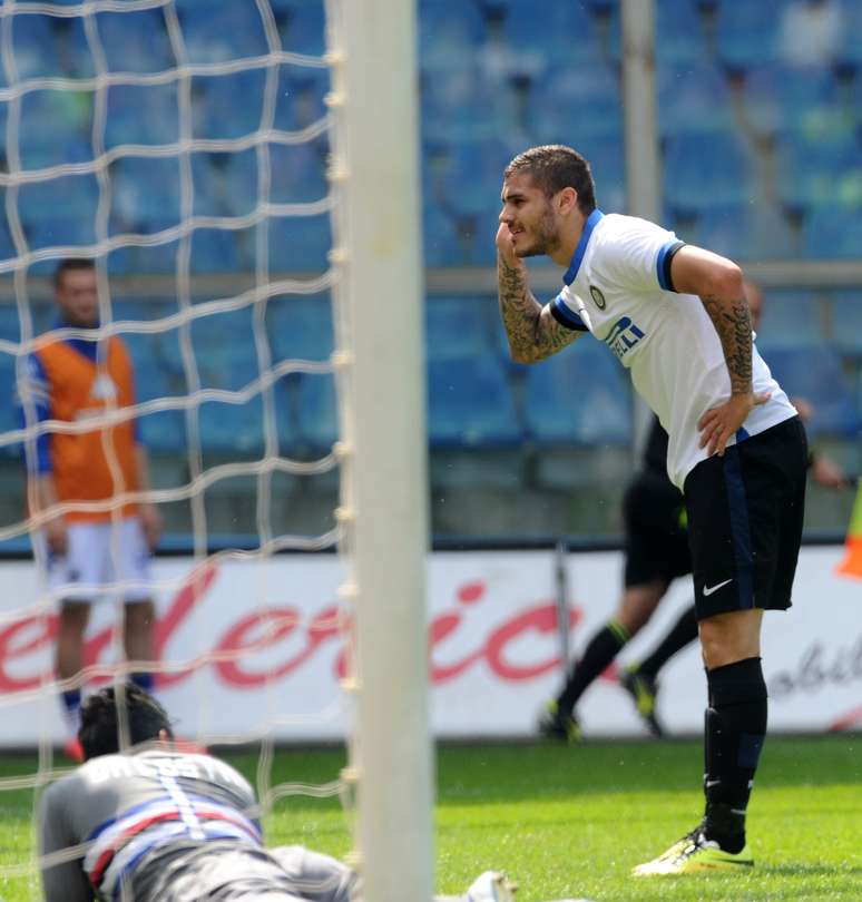 <p>Mauro Icardi fez dois gols e provocou torcedores da Sampdoria com mão no ouvido</p>