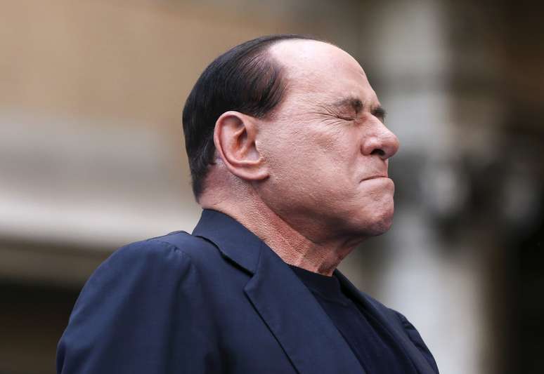 O ex-primeiro-ministro italiano Silvio Berlusconi cumprirá a condenação de um ano de detenção com trabalhos em benefício da comunidade