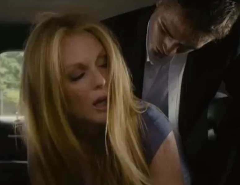 <p>Robert Pattinson aparece em uma cena de sexo com Julianne Moore</p>