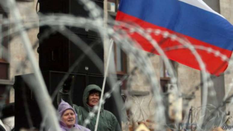 <p>Manifestantes ocupam prédios públicos em Donetsk</p>