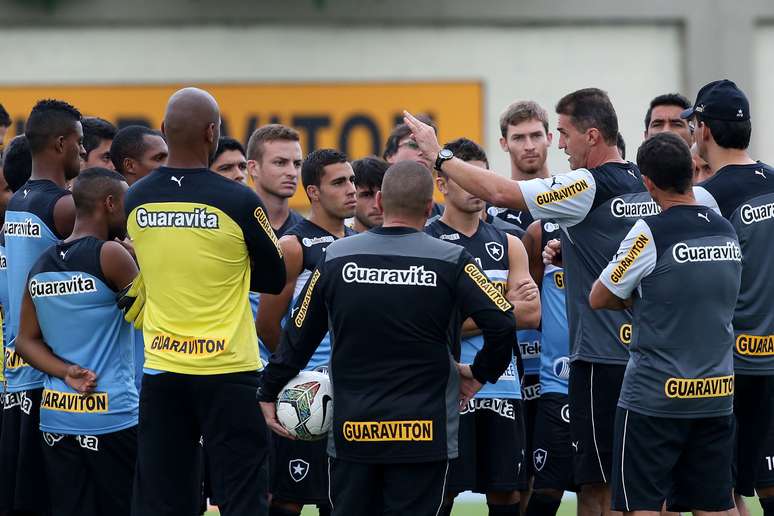 <p>Mancini comanda primeiro treino no Botafogo</p>
