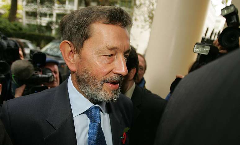 <p>Trechos de mensagens do ministro da Justiça britânico David Blunkett foram ouvidas pelo editor do extinto tablóide News of the World</p>