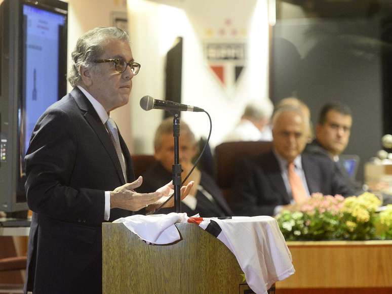 Aidar discursa como presidente eleito do São Paulo