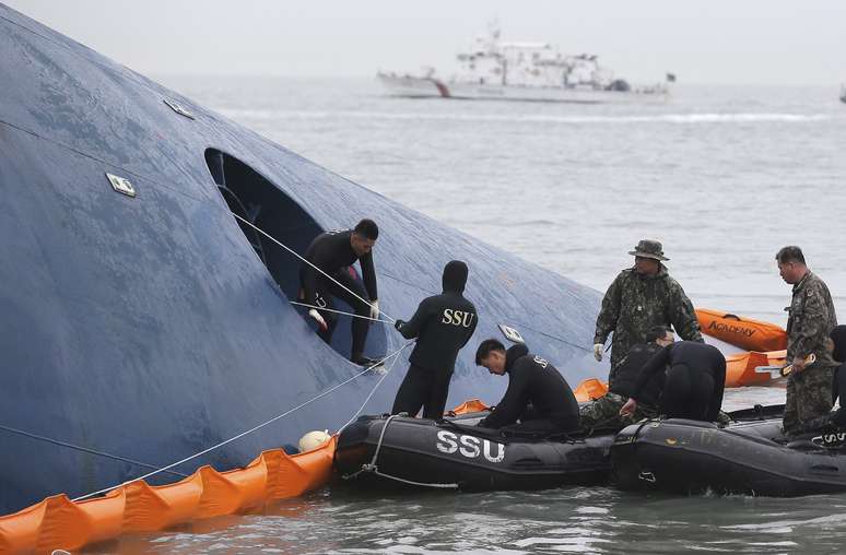 Dados apontam que praticamente todos os desaparecidos ficaram presos dentro da embarcação Sewol
