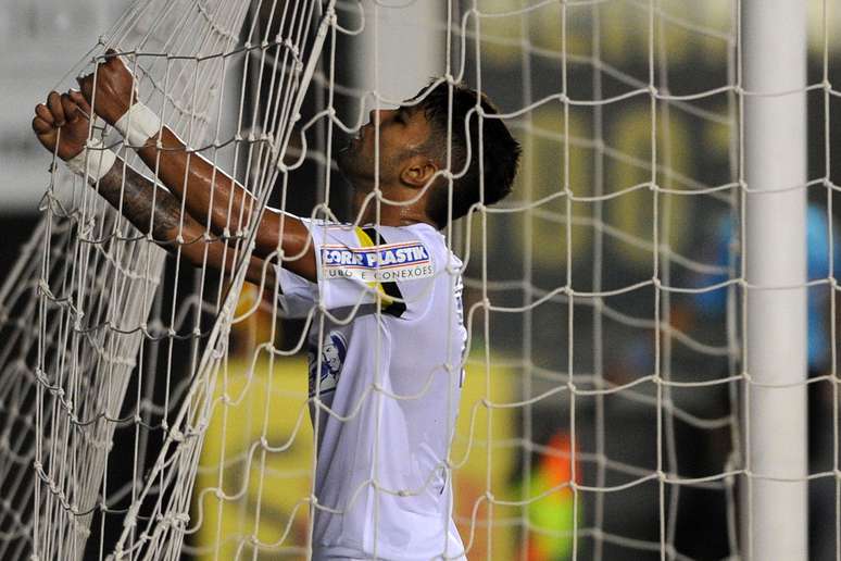 Atacante Gabriel fez dois dos três gols santistas