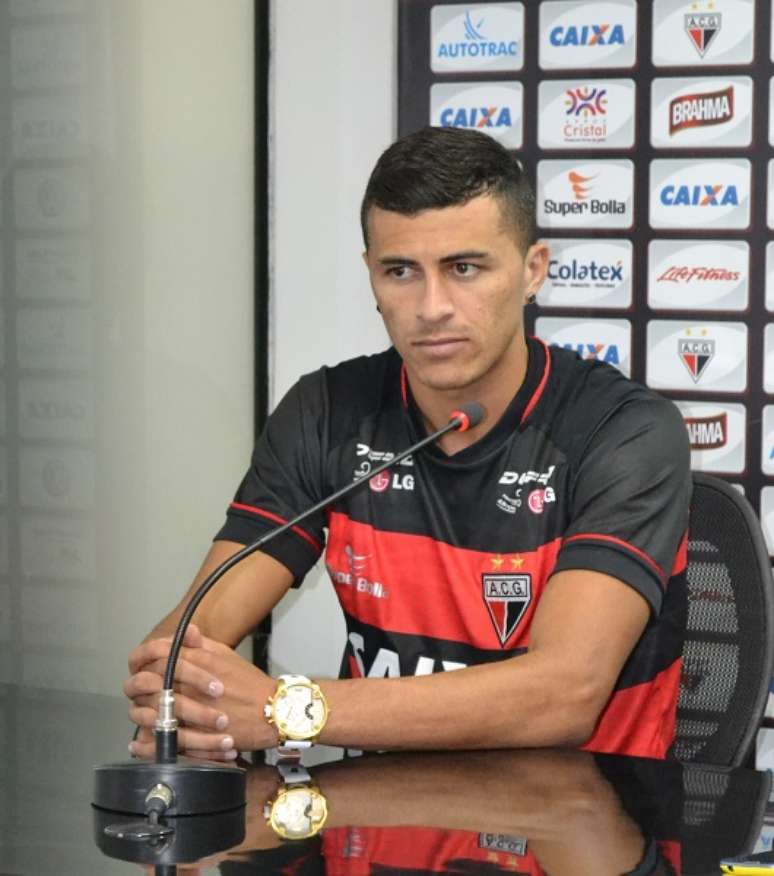 João Lucas atuará no meio-campo contra o Boa