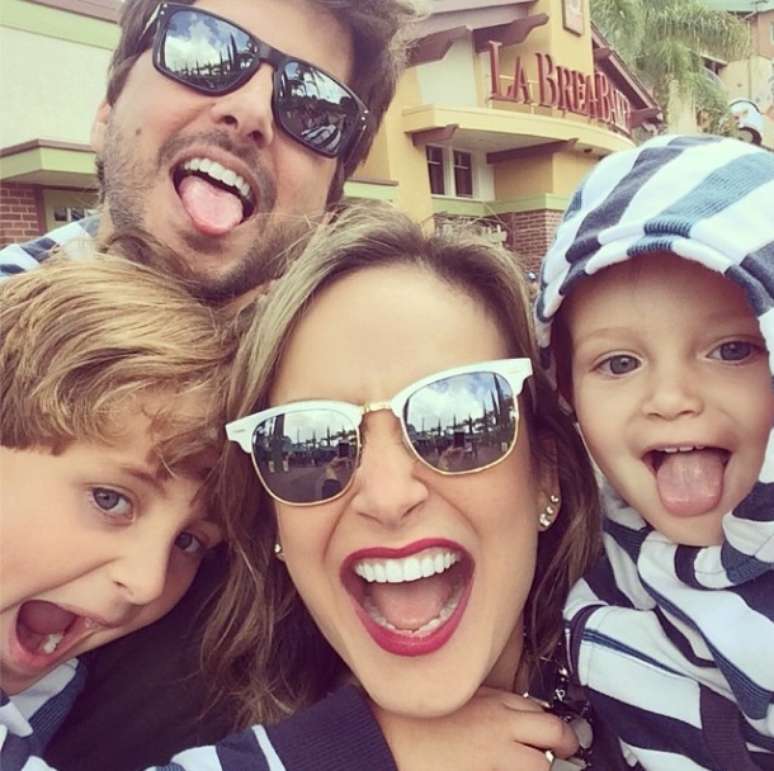 Claudia Leitte passa o feriado com os filhos e o marido