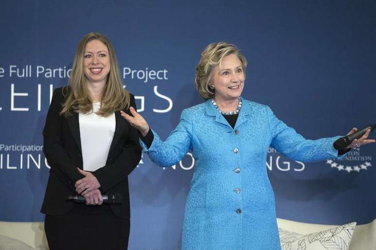 Chelsea (esquerda) e Hillary Clinton participam de um evento em Nova York, nos Estados Unidos, nesta quinta-feira. 17/04/2014