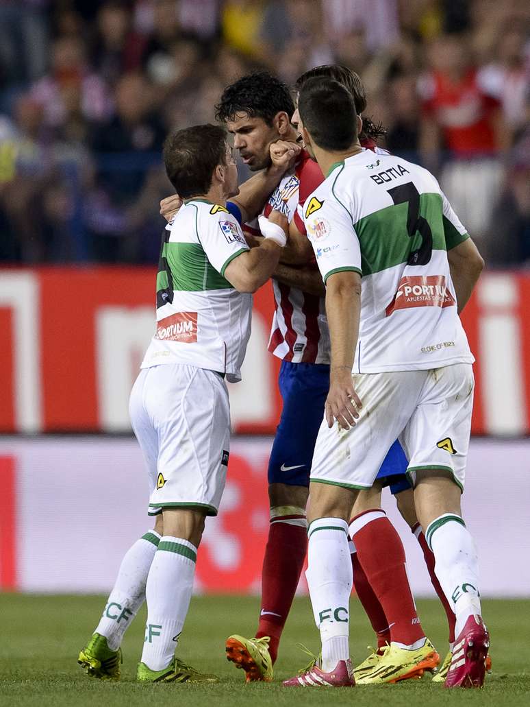 Diego Costa se irritou, mas no final fez um gol para se acalmar