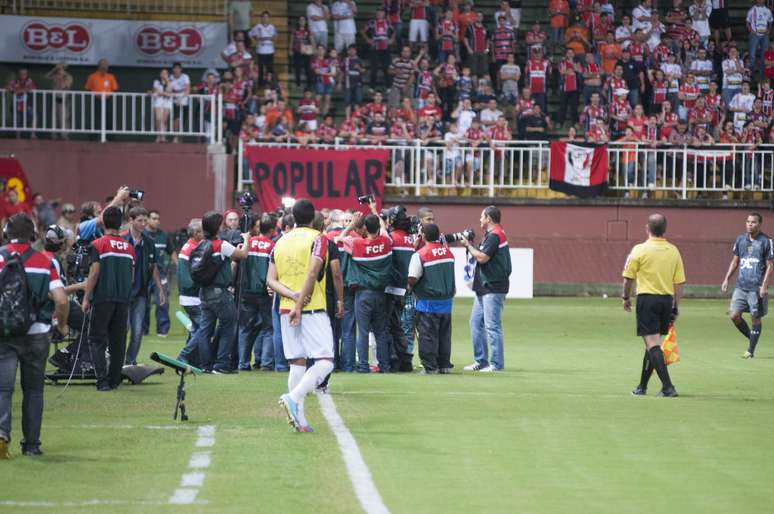 Equipe paulista deixou o gramado aos 17min do primeiro tempo