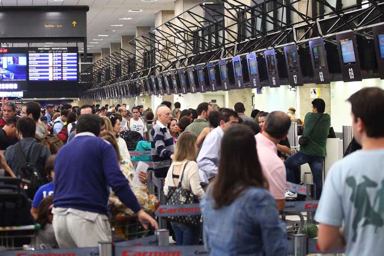 Aeroporto de Congonhas, em São Paulo, registra atrasos e movimento intenso no feriado