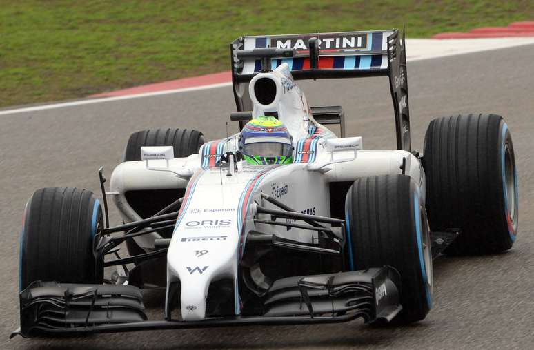 <p>Massa tem in&iacute;cio inconstante na temporada 2014</p>