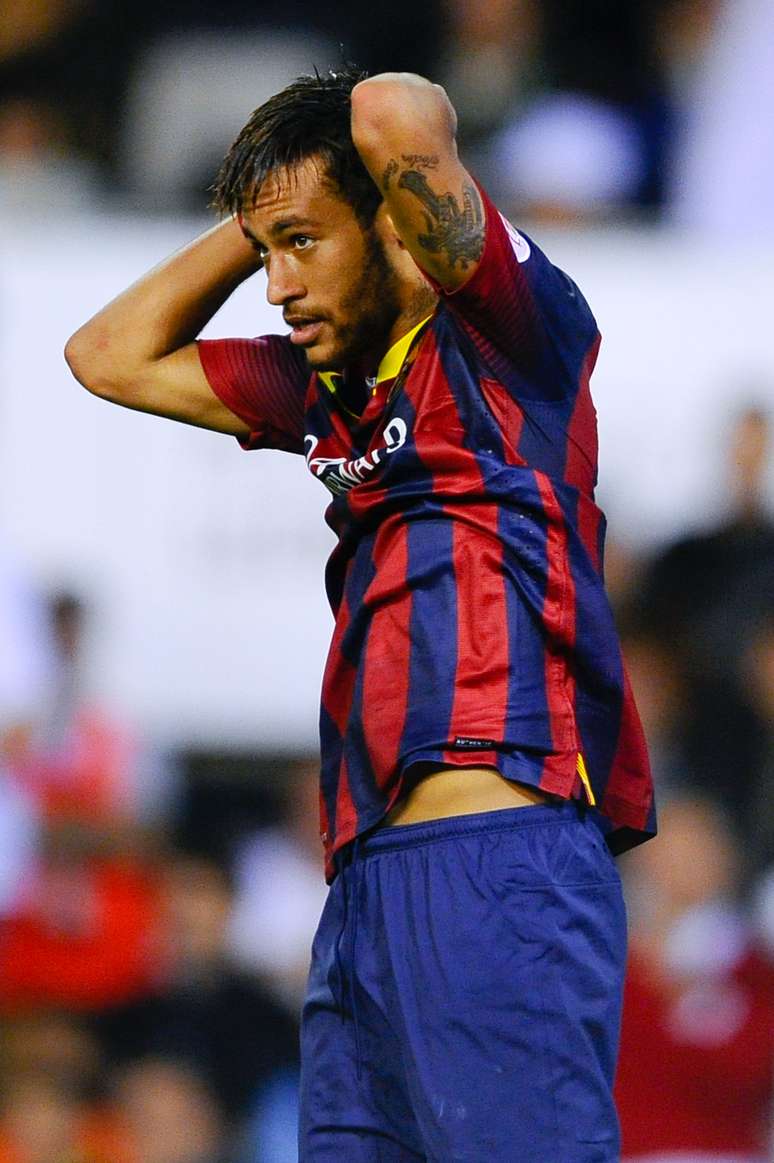 <p>Neymar se lesionou na final da Copa do Rei e voltará aos gramados pouco antes da Copa</p>