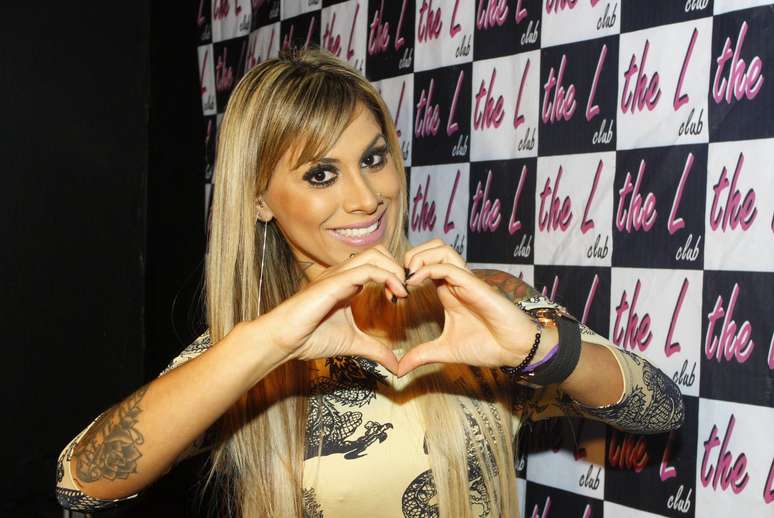 Vanessa Mesquita, vencedora do BBB14, foi atração da boate The L Club, em São Paulo, na madrugada deste sábado (14)