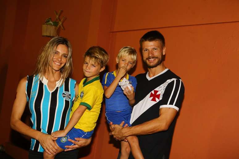 Fernanda Lima e Rodrigo Hilbert comemoraram neste sábado (19) o aniversário dos filhos gêmeos, João e Francisco, com uma festa no Rio de Janeiro