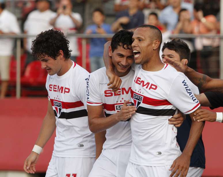 <p>São Paulo venceu Botafogo por 3 a 0 neste domingo, no Morumbi</p>