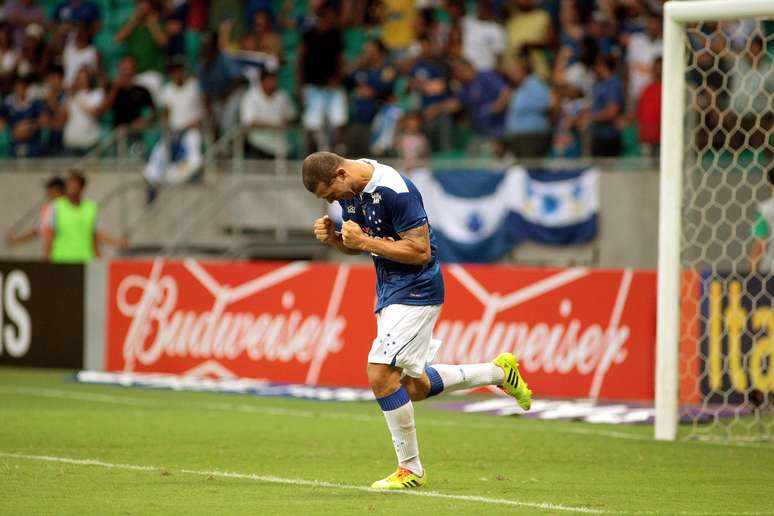 <p>Nilton e Marcelo Moreno fizeram os gols do time mineiro contra o Bahia, nesse domingo, em Salvador, na vitória celeste por 2 a 1</p>