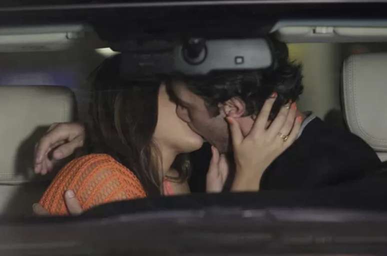 <p>O primeiro beijo de Luiza e Laerte</p>