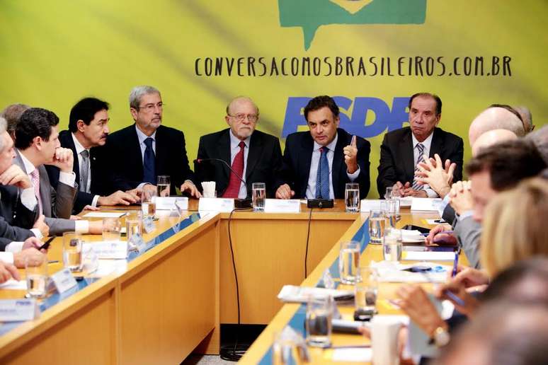 <p>Executiva Nacional do PSDB confirmou a candidatura do senador Aécio Neves à presidência da República</p>