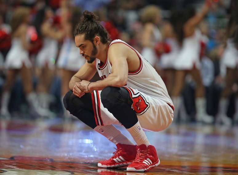 <p>Principal jogador do Chicago Bulls no ano, o pivô Joakim Noah foi eleito o melhor defensor da temporada na NBA</p>