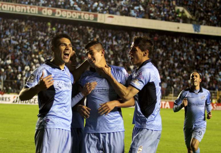 Jogadores do Bolívar comemoram a classificação às quartas da Libertadores