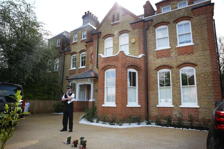 <p>As três crianças foram encontradas mortas na casa da família, no bairro de New Malden, Londres</p>