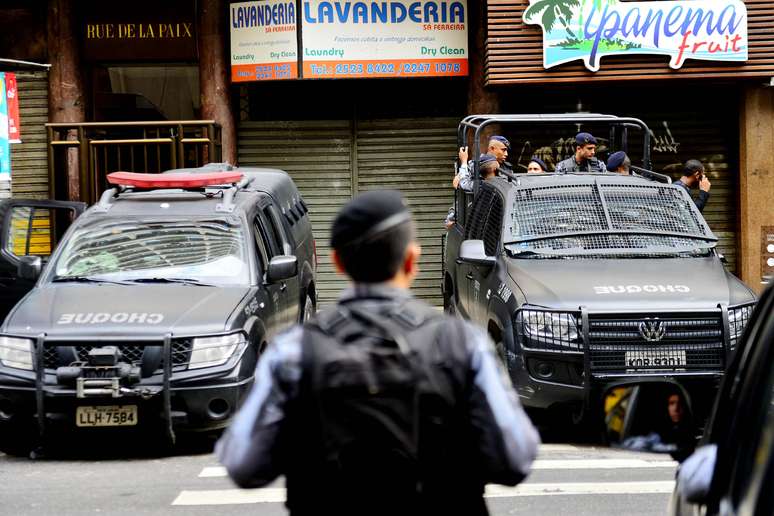 <p>Douglas foi encontrado morto na tarde de ter&ccedil;a-feira; morte motivou protesto com objetos incendiados, um morto e ruas interditadas</p>