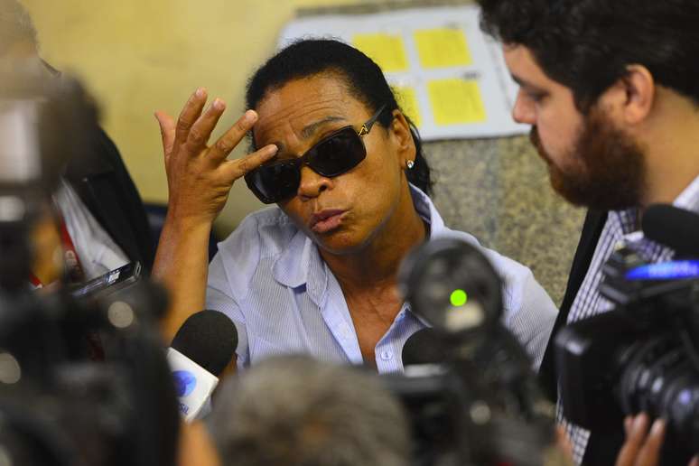 <p>Maria de Fátima da Silva diz que foi ameaçada por homem armado</p>