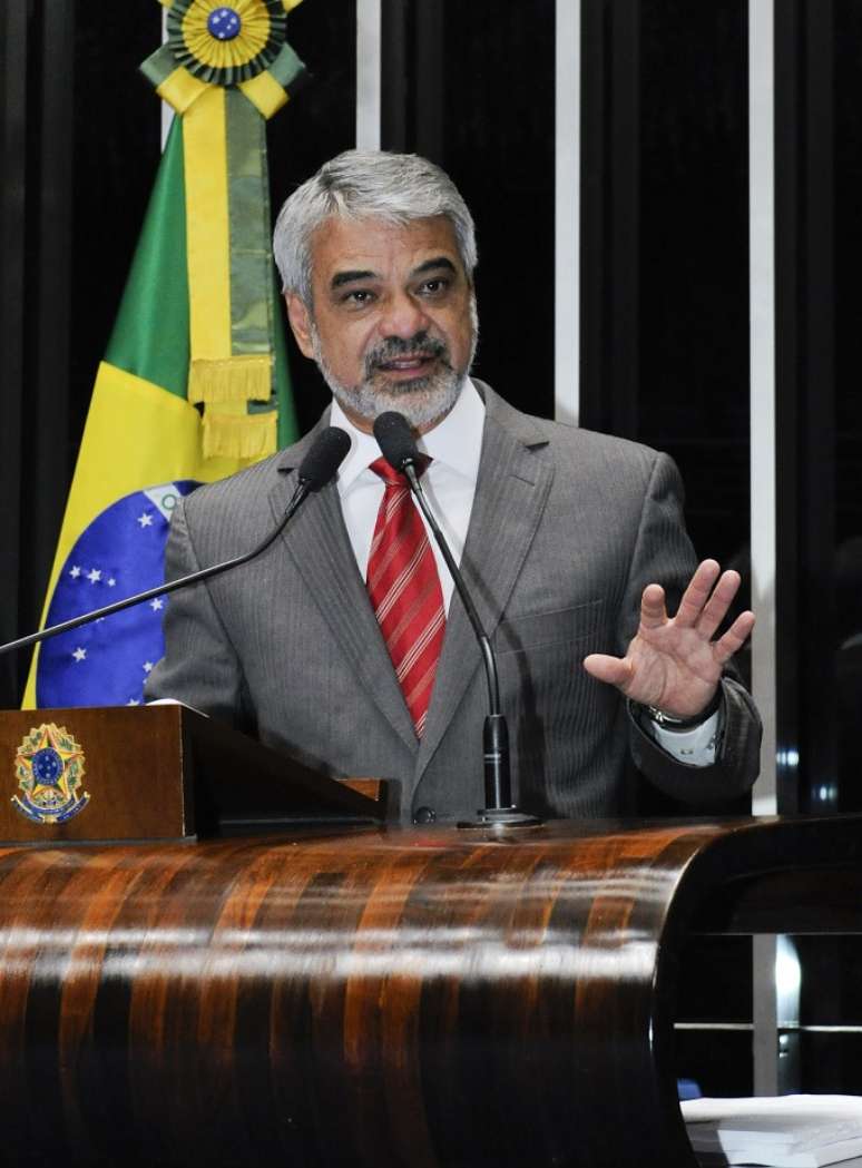 Senador Humberto Costa anuncia que PT vai articular CPI do Metrô de São Paulo para atacar PSDB