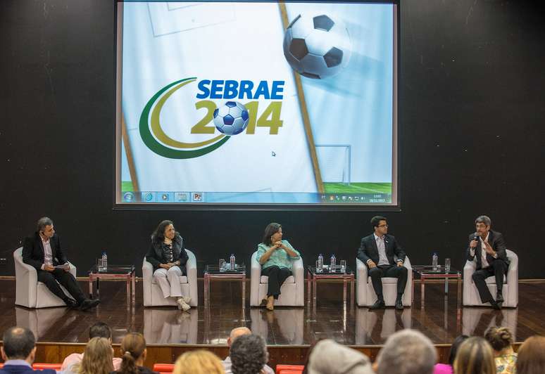 <p>A 'Carreta da Copa' faz parte do programa Sebrae 2014, que reúne uma série de ações desenvolvidas pelo Sebrae para ampliar as oportunidades de negócio durante o mundial</p>